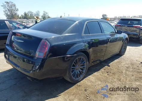 2013 Chrysler 300C John Varvatos Limited Edition из США, поврежденный, VIN 2C3CCADG2DH727695